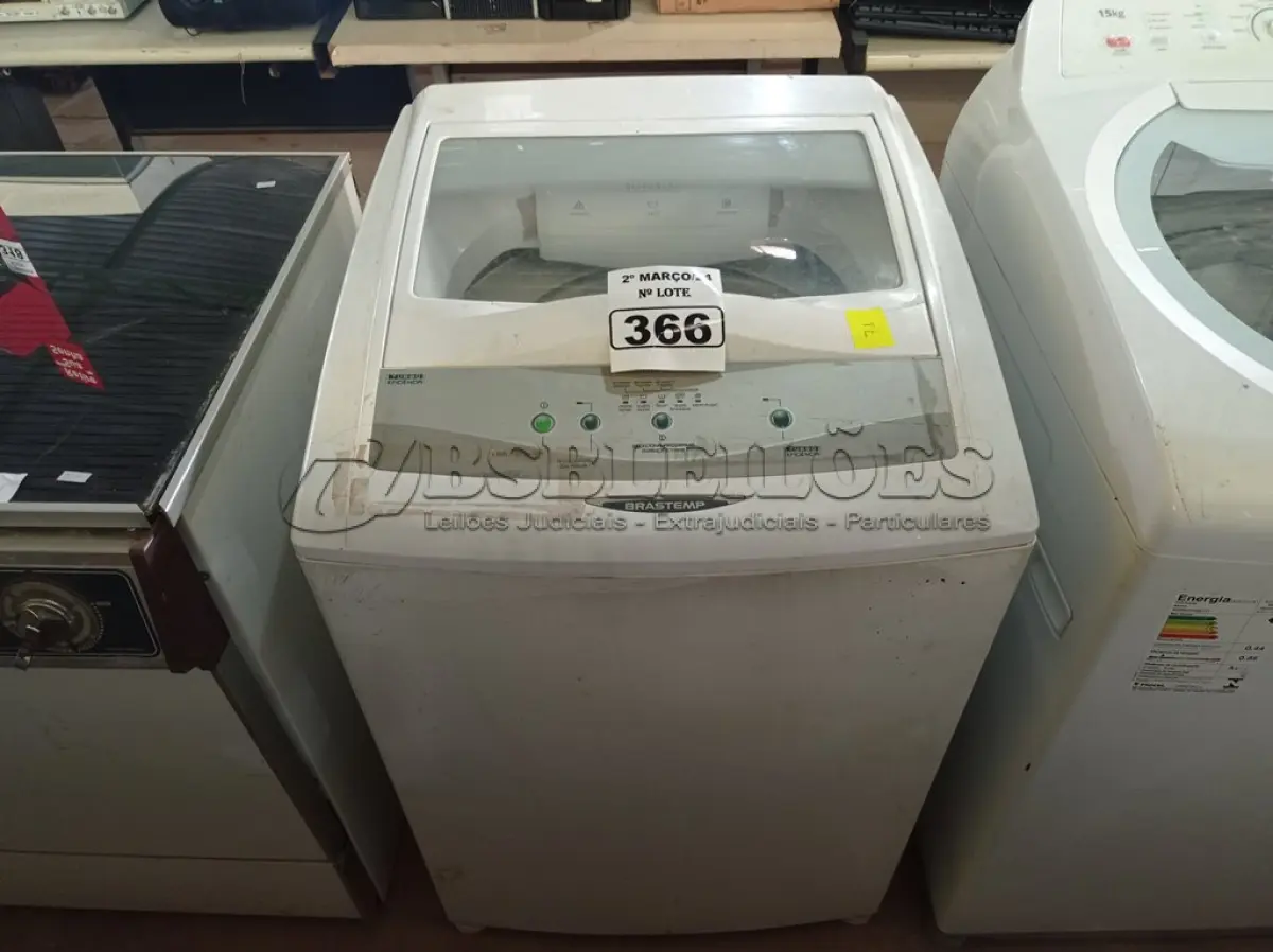 LOTE 366 - 01 MÁQUINA DE LAVAR ROUPAS MARCA BRASTEMP 220V. (NO ESTADO) ATENÇÃO! FAZER A VISITAÇÃO ANTES DE ARREMATAR, NÃO SABEMOS SE FUNCIONA. LEILÃO NÃO TEM GARANTIA E NEM DEVOLUÇÃO, SUJEITO A POSSÍVEIS AVARIAS VISÍVEIS/OCULTAS E/OU AUSÊNCIA DE COMPONENTES.