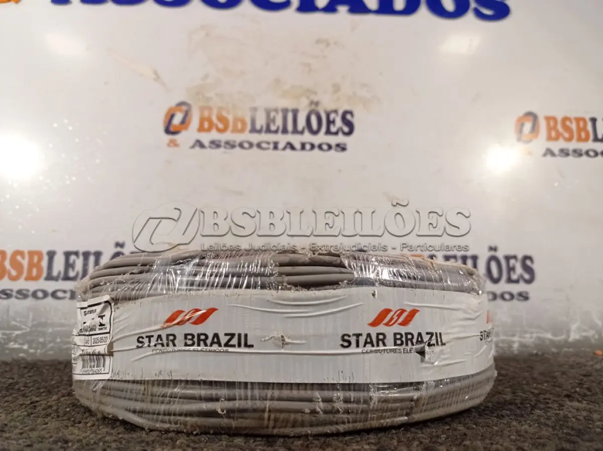 LOTE 180 - 01 ROLO DE CABO FLEXÍVEL 100M 1X2,5MM NA COR CINZA(NOVO). (NO ESTADO) ATENÇÃO! FAZER A VISITAÇÃO ANTES DE ARREMATAR, NÃO SABEMOS SE FUNCIONA. LEILÃO NÃO TEM GARANTIA E NEM DEVOLUÇÃO, SUJEITO A POSSÍVEIS AVARIAS VISÍVEIS/OCULTAS E/OU AUSÊNCIA DE COMPONENTES.