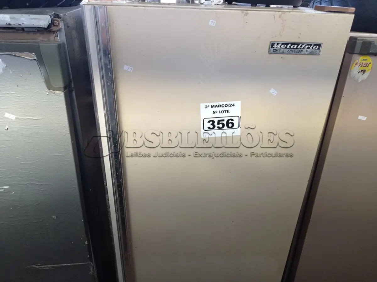 LOTE 356 - 01 FREEZER VERTICAL MARCA METALFRIO. (NO ESTADO) ATENÇÃO! FAZER A VISITAÇÃO ANTES DE ARREMATAR, NÃO SABEMOS SE FUNCIONA. LEILÃO NÃO TEM GARANTIA E NEM DEVOLUÇÃO, SUJEITO A POSSÍVEIS AVARIAS VISÍVEIS/OCULTAS E/OU AUSÊNCIA DE COMPONENTES.