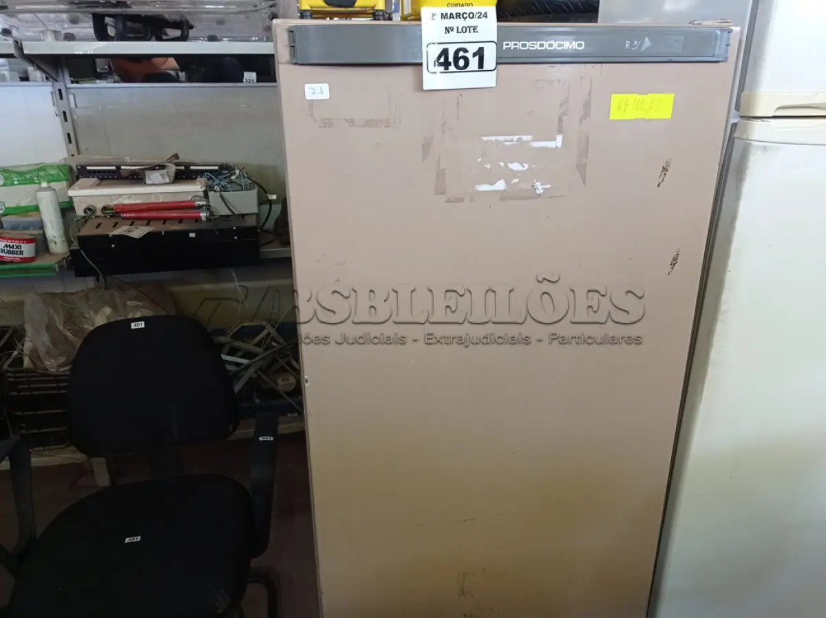 LOTE 461 - 01 GELADEIRA MARCA PROSDÓCIMO 220V.  (NO ESTADO) ATENÇÃO! FAZER A VISITAÇÃO ANTES DE ARREMATAR, NÃO SABEMOS SE FUNCIONA. LEILÃO NÃO TEM GARANTIA E NEM DEVOLUÇÃO, SUJEITO A POSSÍVEIS AVARIAS VISÍVEIS/OCULTAS E/OU AUSÊNCIA DE COMPONENTES.