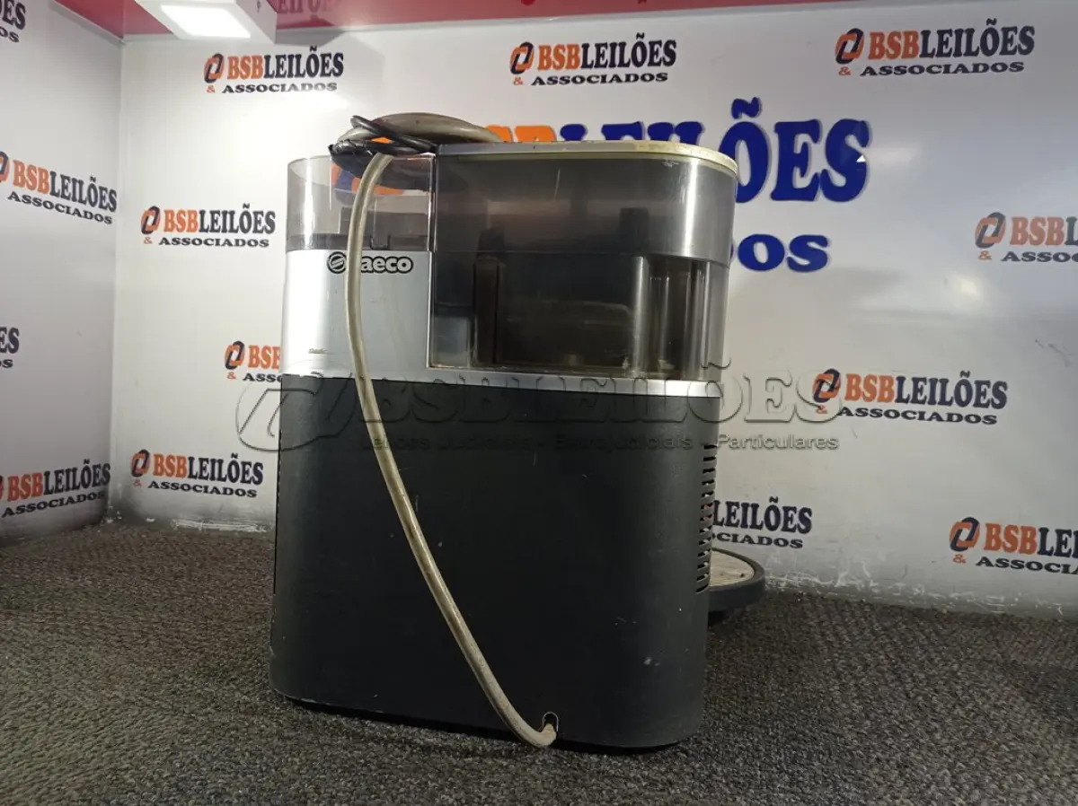 LOTE 307 - 01 CAFETEIRA EXPRESSO. (NO ESTADO) ATENÇÃO! FAZER A VISITAÇÃO ANTES DE ARREMATAR, NÃO SABEMOS SE FUNCIONA. LEILÃO NÃO TEM GARANTIA E NEM DEVOLUÇÃO, SUJEITO A POSSÍVEIS AVARIAS VISÍVEIS/OCULTAS E/OU AUSÊNCIA DE COMPONENTES.