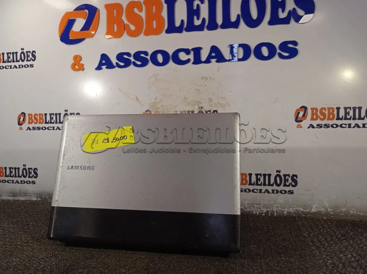 LOTE 173 - 01 NOTEBOOK MARCA SAMSUNG. (NO ESTADO) ATENÇÃO! FAZER A VISITAÇÃO ANTES DE ARREMATAR, NÃO SABEMOS SE FUNCIONA. LEILÃO NÃO TEM GARANTIA E NEM DEVOLUÇÃO, SUJEITO A POSSÍVEIS AVARIAS VISÍVEIS/OCULTAS E/OU AUSÊNCIA DE COMPONENTES.