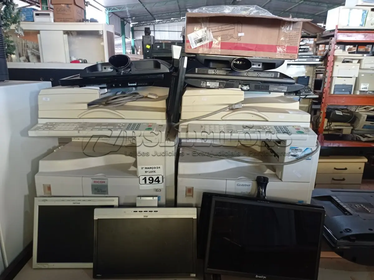 LOTE 194 - 02 IMPRESSORAS MULTIFUNCIONAL, 01 FUSOR DA IMPRESSORA OKI E 10 MONITORES MARCAS E MODELOS DIVERSOS. (NO ESTADO) ATENÇÃO! FAZER A VISITAÇÃO ANTES DE ARREMATAR, NÃO SABEMOS SE FUNCIONA. LEILÃO NÃO TEM GARANTIA E NEM DEVOLUÇÃO, SUJEITO A POSSÍVEIS AVARIAS VISÍVEIS/OCULTAS E/OU AUSÊNCIA DE COMPONENTES.