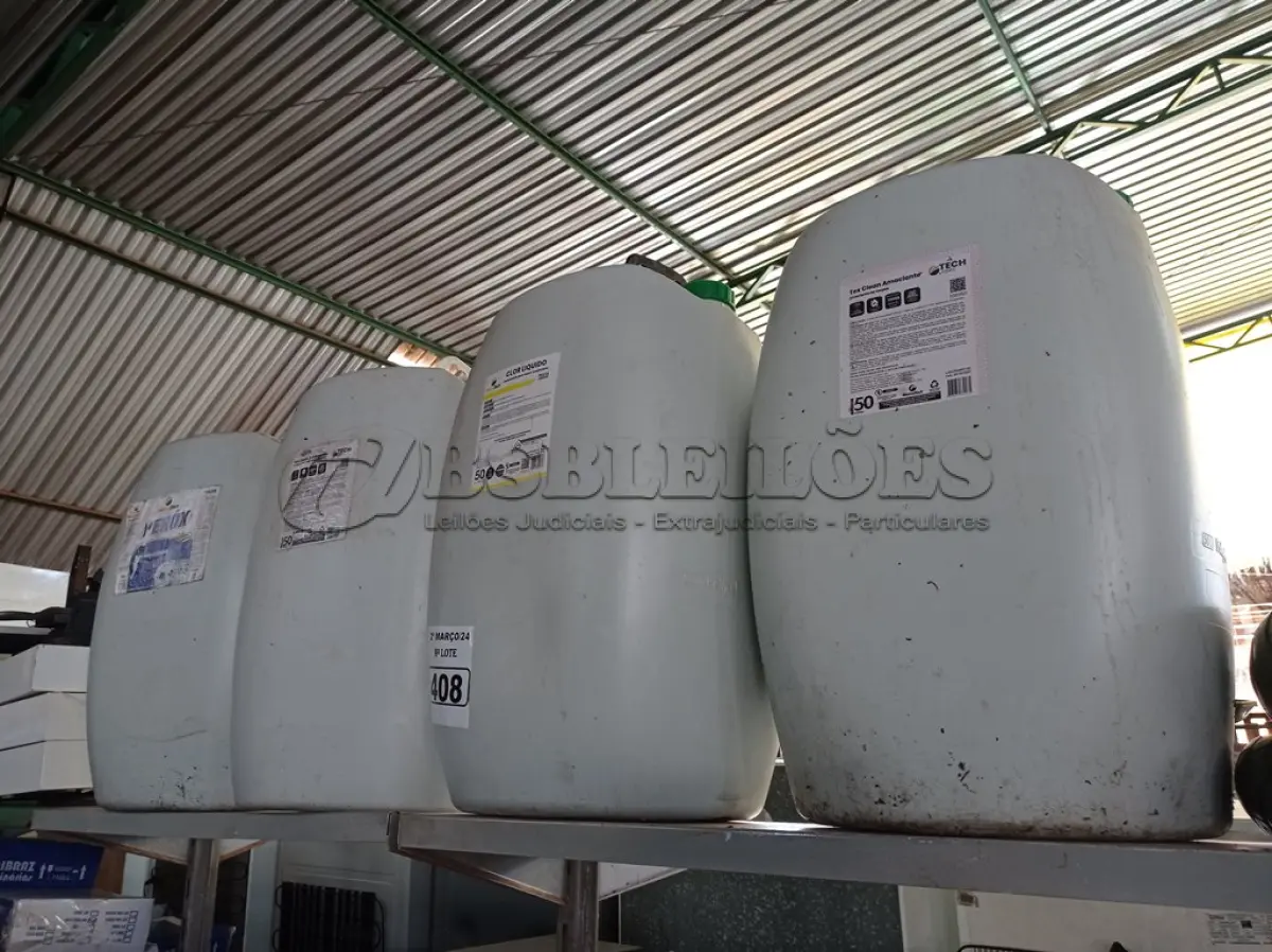 LOTE 408 - 05 BOMBONAS DE 50L. (NO ESTADO) ATENÇÃO! FAZER A VISITAÇÃO ANTES DE ARREMATAR, NÃO SABEMOS SE FUNCIONA. LEILÃO NÃO TEM GARANTIA E NEM DEVOLUÇÃO, SUJEITO A POSSÍVEIS AVARIAS VISÍVEIS/OCULTAS E/OU AUSÊNCIA DE COMPONENTES.