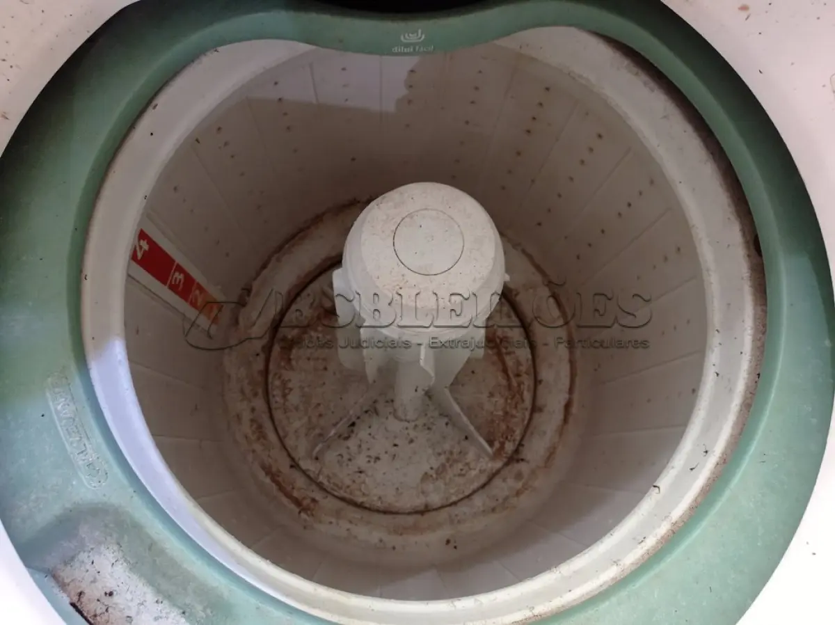 LOTE 484 - 01 MÁQUINA DE LAVAR ROUPAS MARCA CÔNSUL 10KG 220V. (NO ESTADO) ATENÇÃO! FAZER A VISITAÇÃO ANTES DE ARREMATAR, NÃO SABEMOS SE FUNCIONA. LEILÃO NÃO TEM GARANTIA E NEM DEVOLUÇÃO, SUJEITO A POSSÍVEIS AVARIAS VISÍVEIS/OCULTAS E/OU AUSÊNCIA DE COMPONENTES.