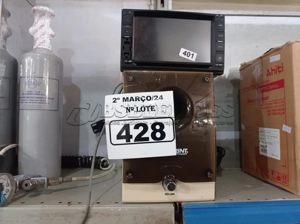 LOTE 428 - 01 CENTRAL MULTIMIDIA E 01 SUBWOOFER. (NO ESTADO) ATENÇÃO! FAZER A VISITAÇÃO ANTES DE ARREMATAR, NÃO SABEMOS SE FUNCIONA. LEILÃO NÃO TEM GARANTIA E NEM DEVOLUÇÃO, SUJEITO A POSSÍVEIS AVARIAS VISÍVEIS/OCULTAS E/OU AUSÊNCIA DE COMPONENTES.
