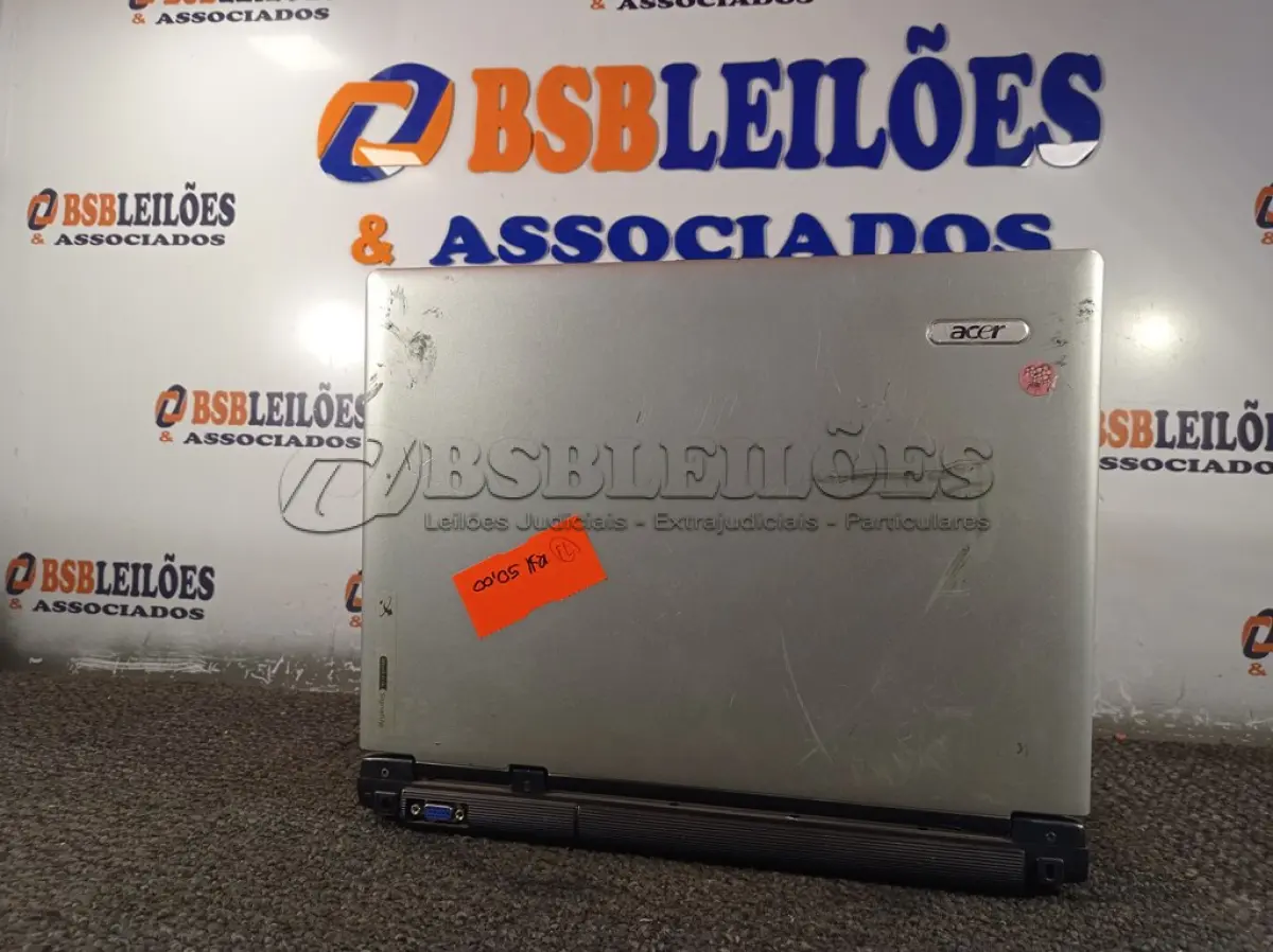 LOTE 171 - 01 NOTEBOOK MARCA ACER. (NO ESTADO) ATENÇÃO! FAZER A VISITAÇÃO ANTES DE ARREMATAR, NÃO SABEMOS SE FUNCIONA. LEILÃO NÃO TEM GARANTIA E NEM DEVOLUÇÃO, SUJEITO A POSSÍVEIS AVARIAS VISÍVEIS/OCULTAS E/OU AUSÊNCIA DE COMPONENTES.