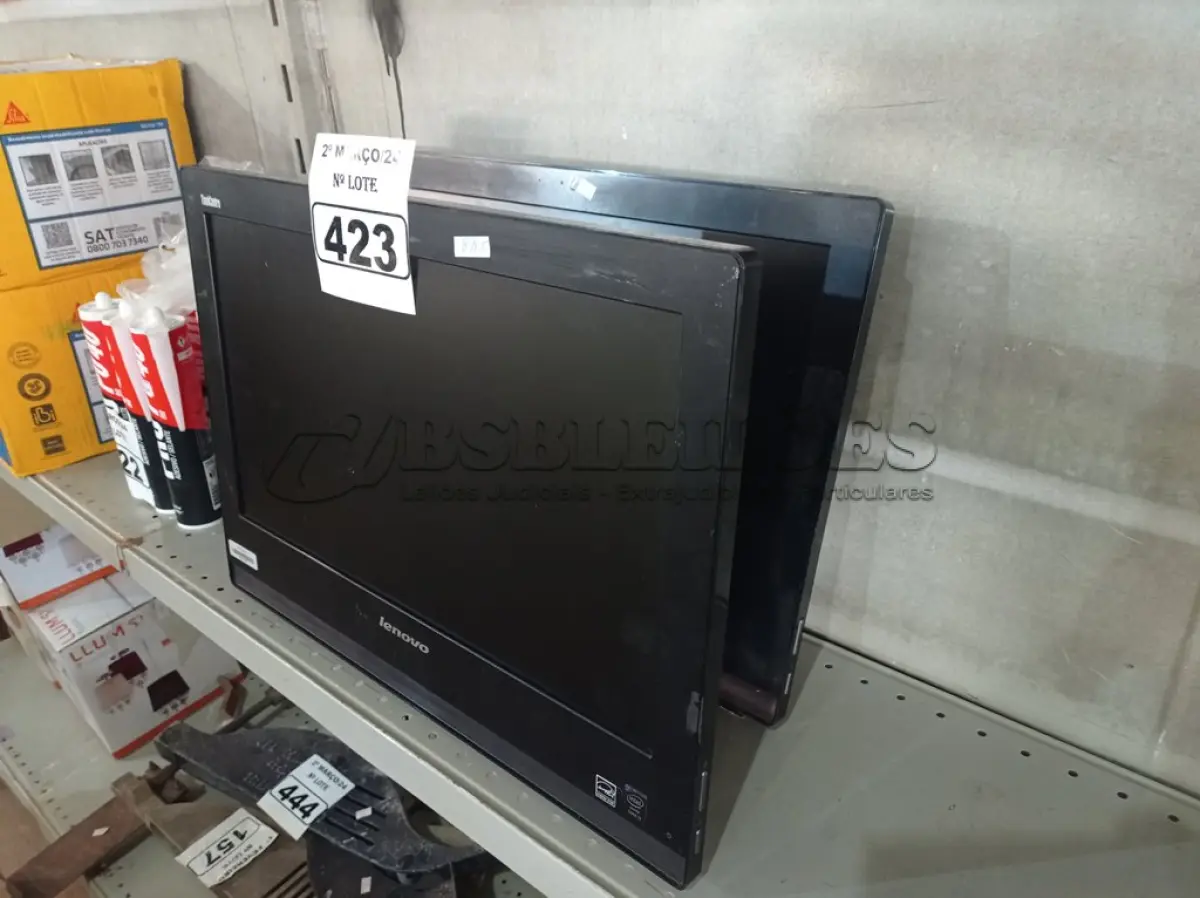 LOTE 423 - 02 COMPUTADORES ALL IN ONE MARCAS LENOVO PARA RETIRADA DE PEÇAS. (NO ESTADO) ATENÇÃO! FAZER A VISITAÇÃO ANTES DE ARREMATAR, NÃO SABEMOS SE FUNCIONA. LEILÃO NÃO TEM GARANTIA E NEM DEVOLUÇÃO, SUJEITO A POSSÍVEIS AVARIAS VISÍVEIS/OCULTAS E/OU AUSÊNCIA DE COMPONENTES.