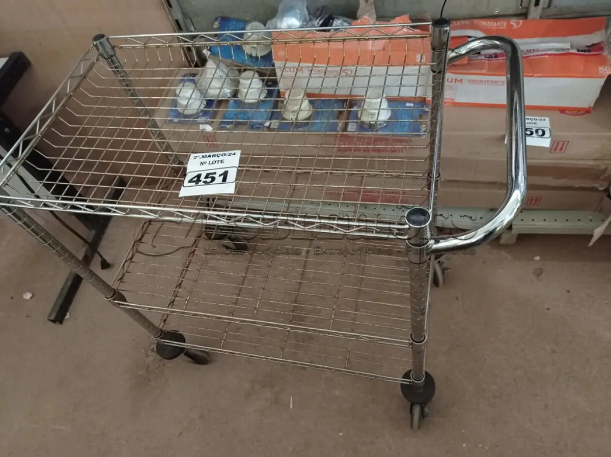 LOTE 451 - 01 CARRINHO PARA TRANSPORTE DE ALIMENTOS. (NO ESTADO) ATENÇÃO! FAZER A VISITAÇÃO ANTES DE ARREMATAR, NÃO SABEMOS SE FUNCIONA. LEILÃO NÃO TEM GARANTIA E NEM DEVOLUÇÃO, SUJEITO A POSSÍVEIS AVARIAS VISÍVEIS/OCULTAS E/OU AUSÊNCIA DE COMPONENTES.