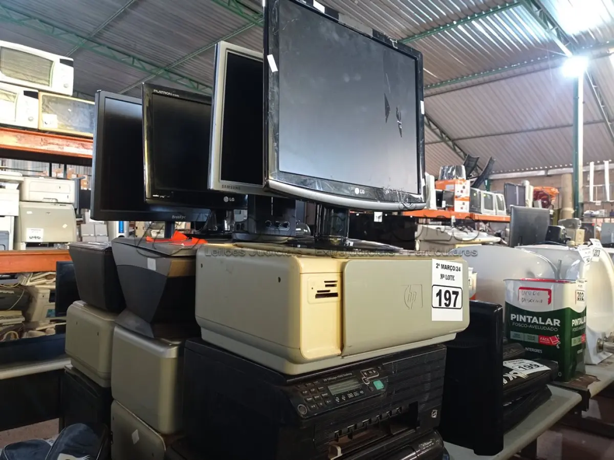 LOTE 197 - 09 IMPRESSORAS JATO DE TINTA E 06 MONITORES MARCAS E MODELOS DIVERSOS. (NO ESTADO) ATENÇÃO! FAZER A VISITAÇÃO ANTES DE ARREMATAR, NÃO SABEMOS SE FUNCIONA. LEILÃO NÃO TEM GARANTIA E NEM DEVOLUÇÃO, SUJEITO A POSSÍVEIS AVARIAS VISÍVEIS/OCULTAS E/OU AUSÊNCIA DE COMPONENTES.