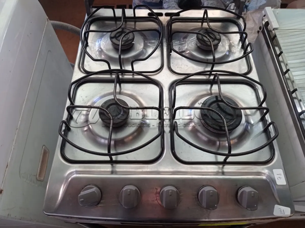 LOTE 493 - 01 FOGÃO A GÁS 04 BOCAS MARCAS BRASTEMP. (NO ESTADO) ATENÇÃO! FAZER A VISITAÇÃO ANTES DE ARREMATAR, NÃO SABEMOS SE FUNCIONA. LEILÃO NÃO TEM GARANTIA E NEM DEVOLUÇÃO, SUJEITO A POSSÍVEIS AVARIAS VISÍVEIS/OCULTAS E/OU AUSÊNCIA DE COMPONENTES.