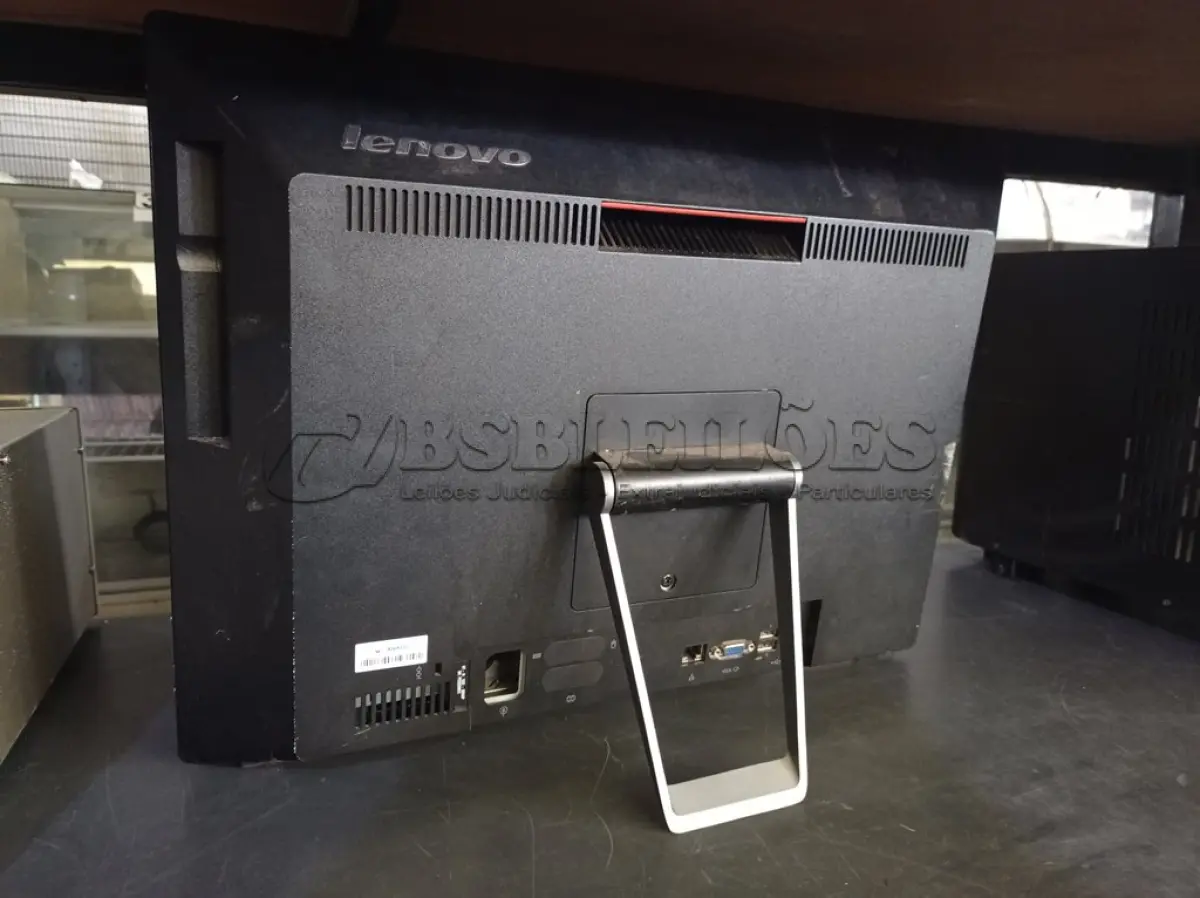 LOTE 381 - 02 COMPUTADORES ALL IN ONE MARCAS LENOVO PARA RETIRADA DE PEÇAS. (NO ESTADO) ATENÇÃO! FAZER A VISITAÇÃO ANTES DE ARREMATAR, NÃO SABEMOS SE FUNCIONA. LEILÃO NÃO TEM GARANTIA E NEM DEVOLUÇÃO, SUJEITO A POSSÍVEIS AVARIAS VISÍVEIS/OCULTAS E/OU AUSÊNCIA DE COMPONENTES.