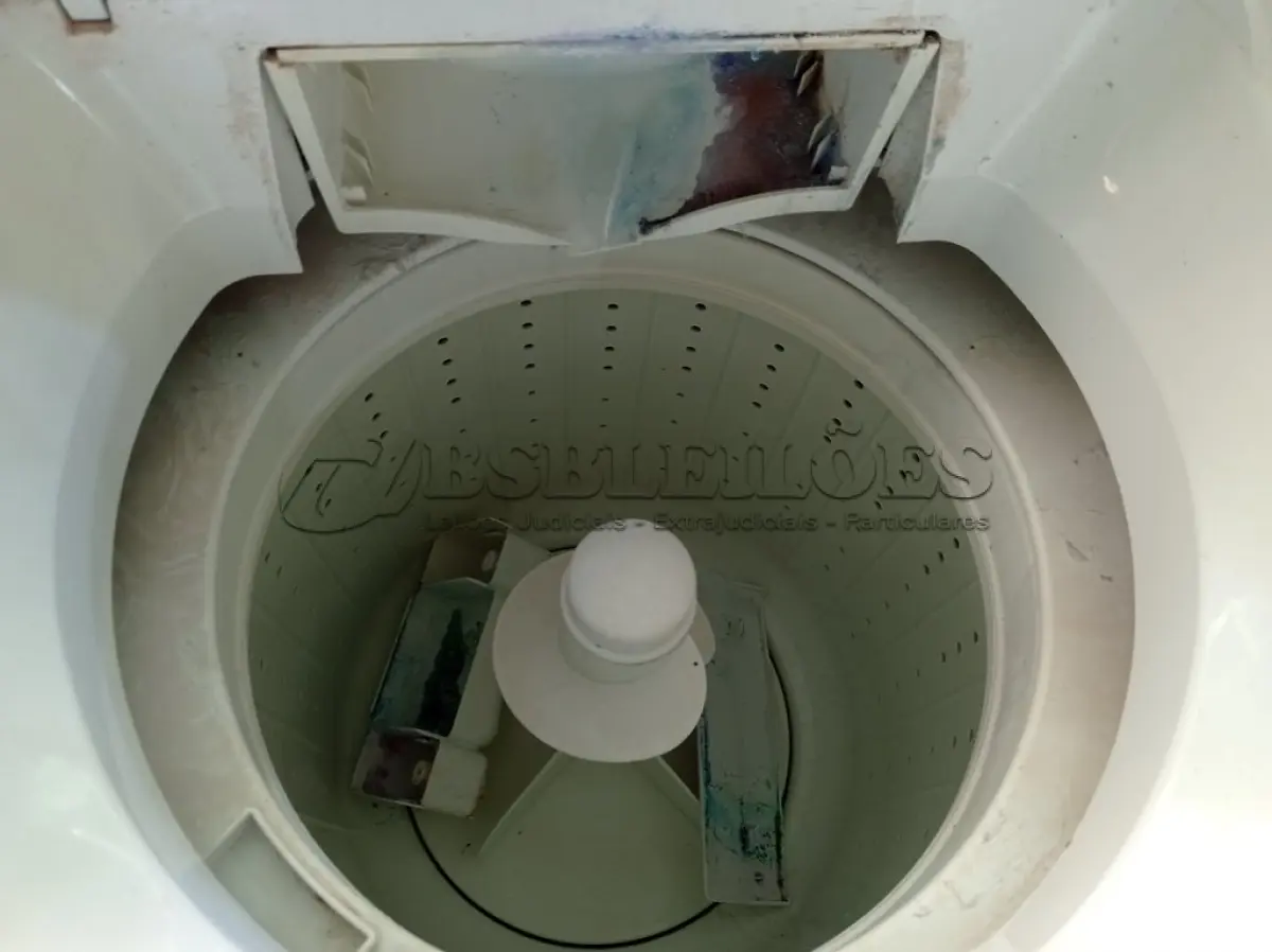 LOTE 494 - 01 MÁQUINA DE LAVAR ROUPAS MARCA BRASTEMP 5KG. (NO ESTADO) ATENÇÃO! FAZER A VISITAÇÃO ANTES DE ARREMATAR, NÃO SABEMOS SE FUNCIONA. LEILÃO NÃO TEM GARANTIA E NEM DEVOLUÇÃO, SUJEITO A POSSÍVEIS AVARIAS VISÍVEIS/OCULTAS E/OU AUSÊNCIA DE COMPONENTES.