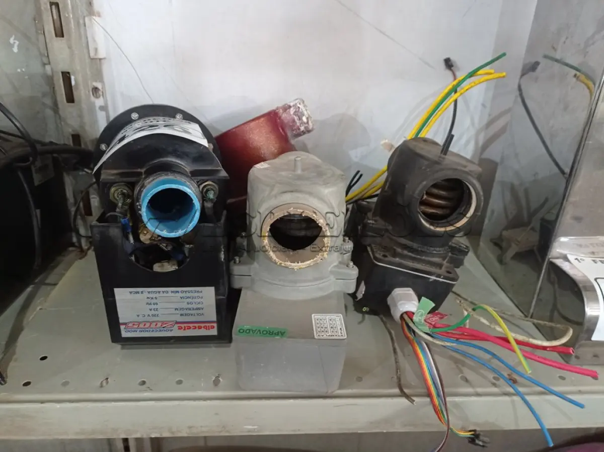 LOTE 426 - 04 AQUECEDORES PARA BANHEIRA DE HIDROMASSAGEM MARCAS E MODELOS DIVERSOS. (NO ESTADO) ATENÇÃO! FAZER A VISITAÇÃO ANTES DE ARREMATAR, NÃO SABEMOS SE FUNCIONA. LEILÃO NÃO TEM GARANTIA E NEM DEVOLUÇÃO, SUJEITO A POSSÍVEIS AVARIAS VISÍVEIS/OCULTAS E/OU AUSÊNCIA DE COMPONENTES.