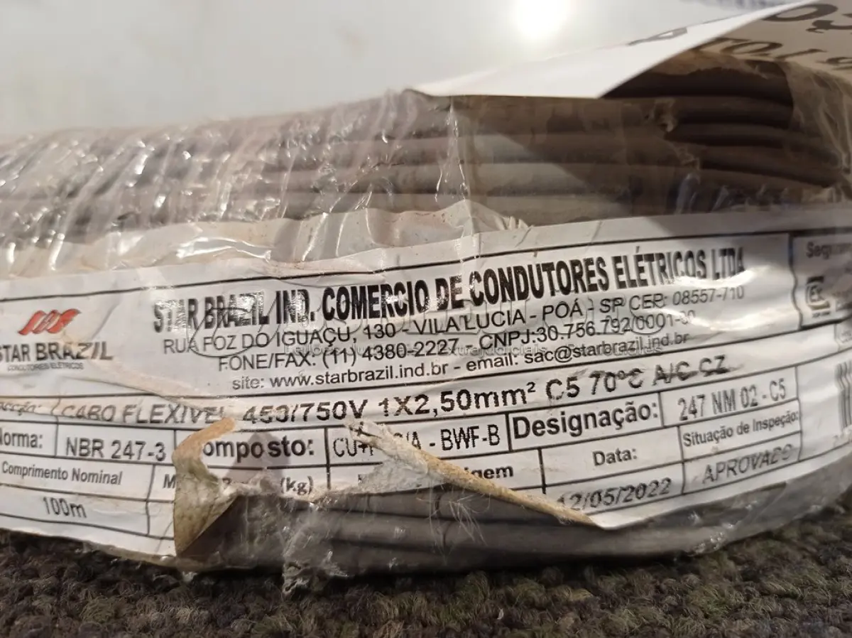 LOTE 250 - 01 ROLO DE CABO FLEXÍVEL 100M 1X2,5MM NA COR CINZA(NOVO). (NO ESTADO) ATENÇÃO! FAZER A VISITAÇÃO ANTES DE ARREMATAR, NÃO SABEMOS SE FUNCIONA. LEILÃO NÃO TEM GARANTIA E NEM DEVOLUÇÃO, SUJEITO A POSSÍVEIS AVARIAS VISÍVEIS/OCULTAS E/OU AUSÊNCIA DE COMPONENTES.