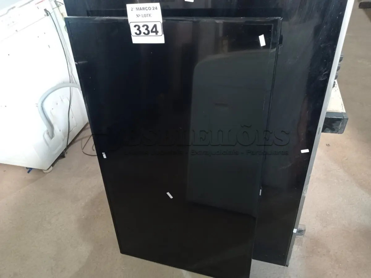 LOTE 334 - 02 TV’S MARCAS E MODELOS DIVERSOS PARA RETIRADA DE PEÇAS. (NO ESTADO) ATENÇÃO! FAZER A VISITAÇÃO ANTES DE ARREMATAR, NÃO SABEMOS SE FUNCIONA. LEILÃO NÃO TEM GARANTIA E NEM DEVOLUÇÃO, SUJEITO A POSSÍVEIS AVARIAS VISÍVEIS/OCULTAS E/OU AUSÊNCIA DE COMPONENTES.