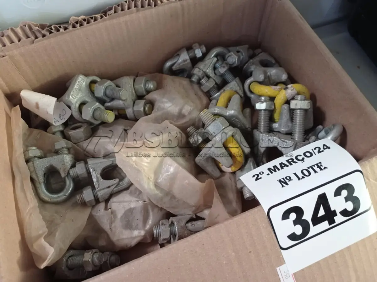 LOTE 343 - 01 LOTE COM VÁRIOS CLIPS PARA CABO DE AÇO. (NO ESTADO) ATENÇÃO! FAZER A VISITAÇÃO ANTES DE ARREMATAR, NÃO SABEMOS SE FUNCIONA. LEILÃO NÃO TEM GARANTIA E NEM DEVOLUÇÃO, SUJEITO A POSSÍVEIS AVARIAS VISÍVEIS/OCULTAS E/OU AUSÊNCIA DE COMPONENTES.
