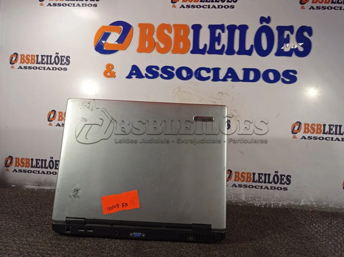 LOTE 169 - 01 NOTEBOOK MARCA ACER. (NO ESTADO) ATENÇÃO! FAZER A VISITAÇÃO ANTES DE ARREMATAR, NÃO SABEMOS SE FUNCIONA. LEILÃO NÃO TEM GARANTIA E NEM DEVOLUÇÃO, SUJEITO A POSSÍVEIS AVARIAS VISÍVEIS/OCULTAS E/OU AUSÊNCIA DE COMPONENTES.