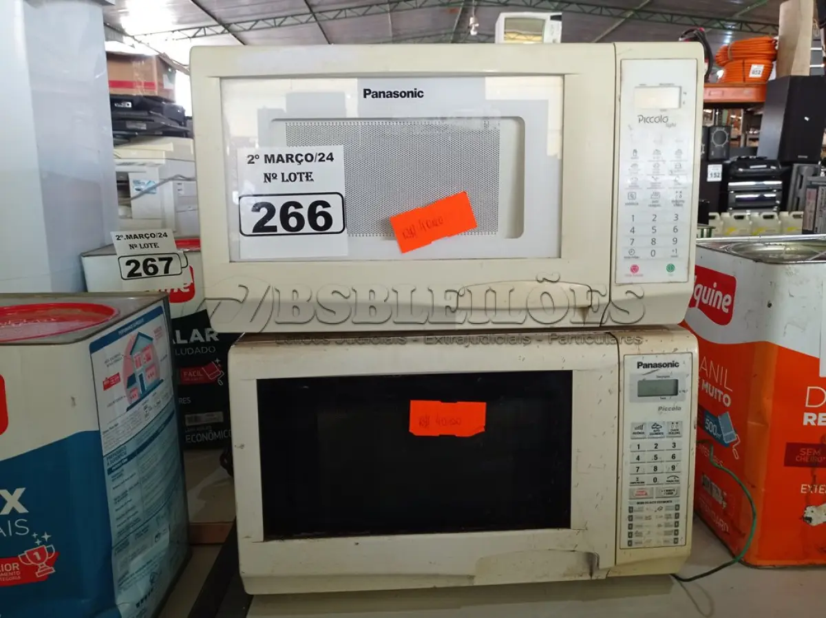 LOTE 266 - 04 MICRO-ONDAS MARCAS E MODELOS DIVERSOS PARA RETIRADA DE PEÇAS. (NO ESTADO) ATENÇÃO! FAZER A VISITAÇÃO ANTES DE ARREMATAR, NÃO SABEMOS SE FUNCIONA. LEILÃO NÃO TEM GARANTIA E NEM DEVOLUÇÃO, SUJEITO A POSSÍVEIS AVARIAS VISÍVEIS/OCULTAS E/OU AUSÊNCIA DE COMPONENTES.