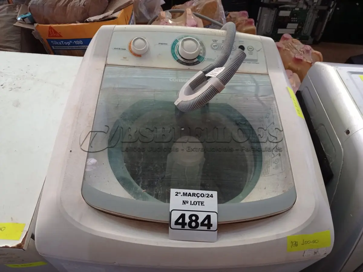 LOTE 484 - 01 MÁQUINA DE LAVAR ROUPAS MARCA CÔNSUL 10KG 220V. (NO ESTADO) ATENÇÃO! FAZER A VISITAÇÃO ANTES DE ARREMATAR, NÃO SABEMOS SE FUNCIONA. LEILÃO NÃO TEM GARANTIA E NEM DEVOLUÇÃO, SUJEITO A POSSÍVEIS AVARIAS VISÍVEIS/OCULTAS E/OU AUSÊNCIA DE COMPONENTES.