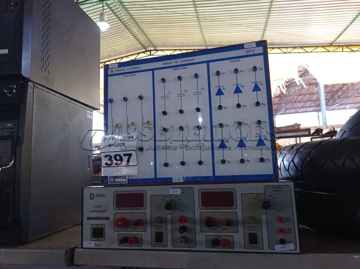 LOTE 397 - 01 MODULO DE COMUTAÇÃO E 01 FONTE ESTABILIZADA. (NO ESTADO) ATENÇÃO! FAZER A VISITAÇÃO ANTES DE ARREMATAR, NÃO SABEMOS SE FUNCIONA. LEILÃO NÃO TEM GARANTIA E NEM DEVOLUÇÃO, SUJEITO A POSSÍVEIS AVARIAS VISÍVEIS/OCULTAS E/OU AUSÊNCIA DE COMPONENTES.