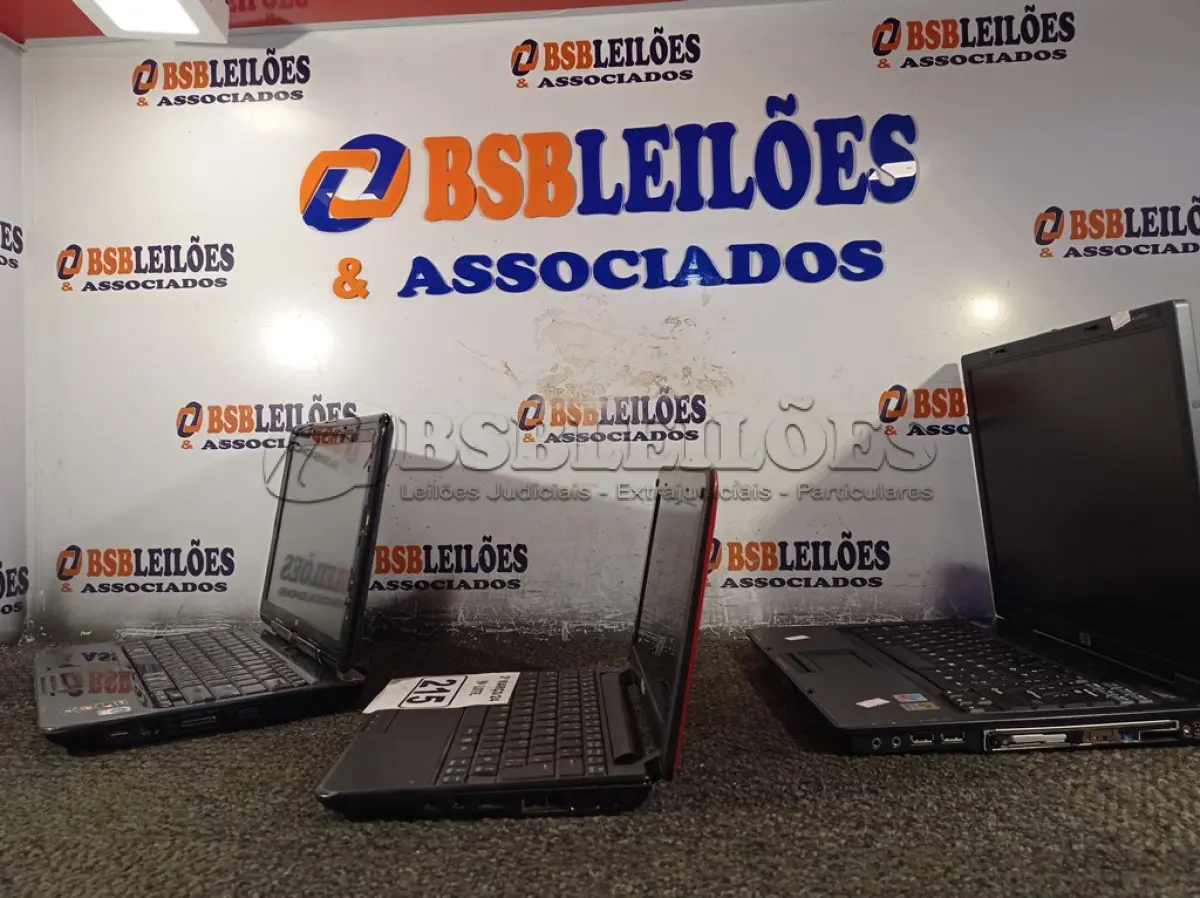 LOTE 215 - 02 NOTEBOOK’S E 01 NETBOOK MARCAS E MODELOS DIVERSOS. (NO ESTADO) ATENÇÃO! FAZER A VISITAÇÃO ANTES DE ARREMATAR, NÃO SABEMOS SE FUNCIONA. LEILÃO NÃO TEM GARANTIA E NEM DEVOLUÇÃO, SUJEITO A POSSÍVEIS AVARIAS VISÍVEIS/OCULTAS E/OU AUSÊNCIA DE COMPONENTES.