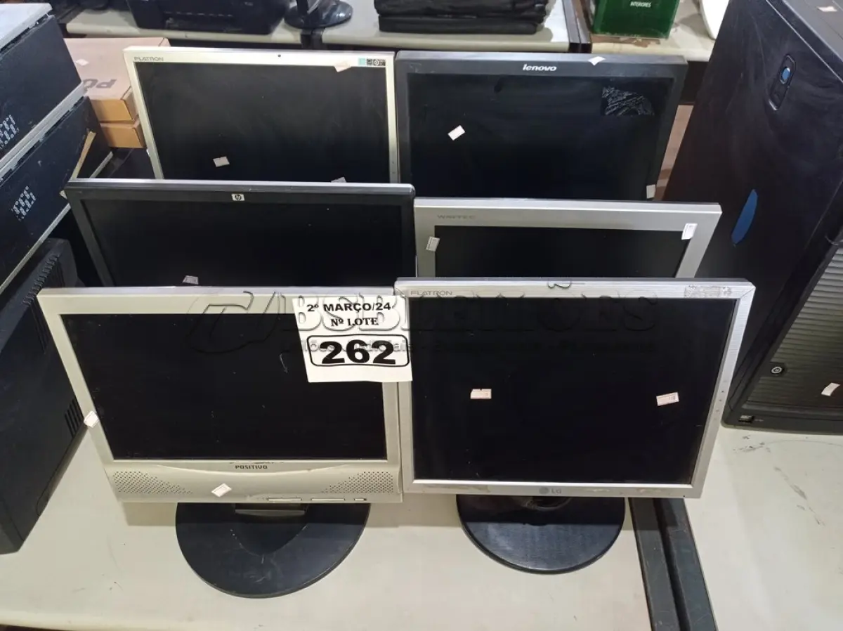 LOTE 262 - 06 MONITORES MARCAS E MODELOS DIVERSOS PARA RETIRADA DE PEÇAS. (NO ESTADO) ATENÇÃO! FAZER A VISITAÇÃO ANTES DE ARREMATAR, NÃO SABEMOS SE FUNCIONA. LEILÃO NÃO TEM GARANTIA E NEM DEVOLUÇÃO, SUJEITO A POSSÍVEIS AVARIAS VISÍVEIS/OCULTAS E/OU AUSÊNCIA DE COMPONENTES.