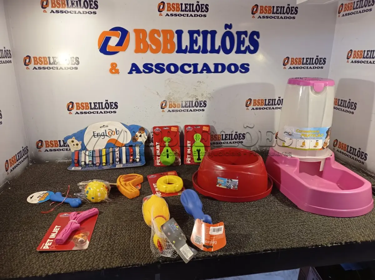 LOTE 438 - 01 KIT DE ASSESSÓRIOS PARA PETS. (NO ESTADO) ATENÇÃO! FAZER A VISITAÇÃO ANTES DE ARREMATAR, NÃO SABEMOS SE FUNCIONA. LEILÃO NÃO TEM GARANTIA E NEM DEVOLUÇÃO, SUJEITO A POSSÍVEIS AVARIAS VISÍVEIS/OCULTAS E/OU AUSÊNCIA DE COMPONENTES.