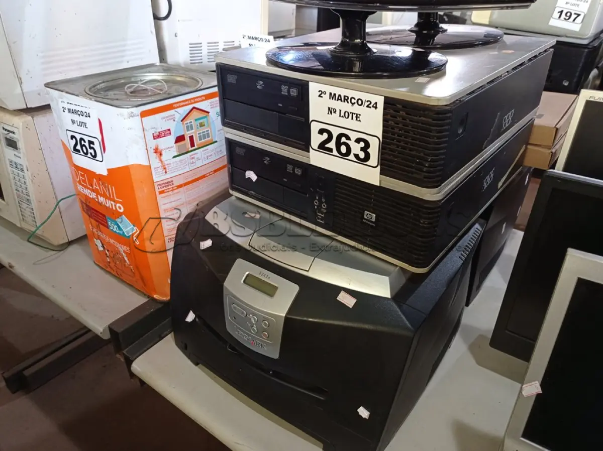 LOTE 263 - 02 IMPRESSORAS, 02 CPU’S, 02 TECLADOS E 02 MONITORES MARCAS E MODELOS DIVERSOS. (NO ESTADO) ATENÇÃO! FAZER A VISITAÇÃO ANTES DE ARREMATAR, NÃO SABEMOS SE FUNCIONA. LEILÃO NÃO TEM GARANTIA E NEM DEVOLUÇÃO, SUJEITO A POSSÍVEIS AVARIAS VISÍVEIS/OCULTAS E/OU AUSÊNCIA DE COMPONENTES.