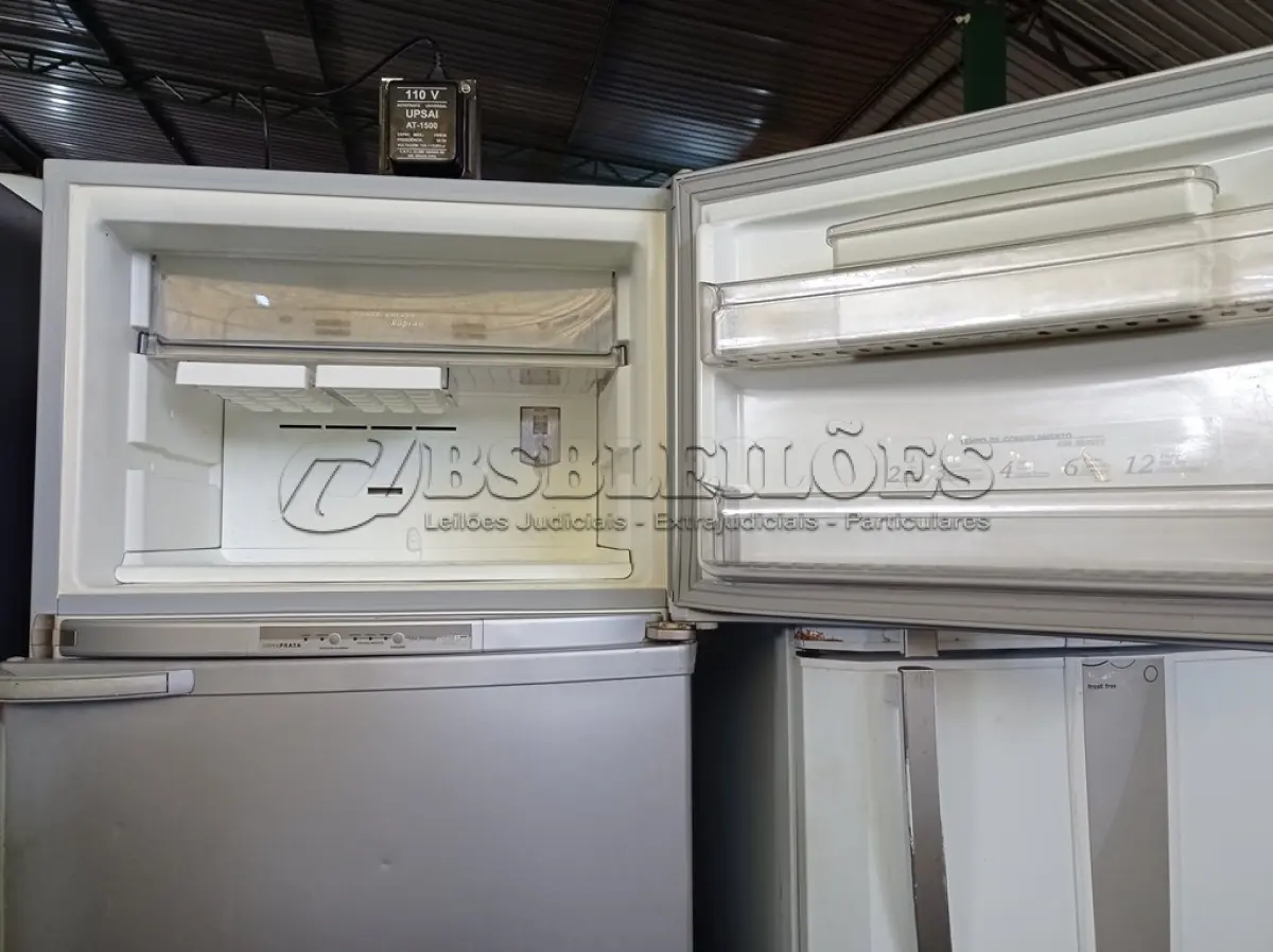 LOTE 469 - 01 GELADEIRA MARCA BRASTEMP 127V COM TRANSFORMADOR. (NO ESTADO) ATENÇÃO! FAZER A VISITAÇÃO ANTES DE ARREMATAR, NÃO SABEMOS SE FUNCIONA. LEILÃO NÃO TEM GARANTIA E NEM DEVOLUÇÃO, SUJEITO A POSSÍVEIS AVARIAS VISÍVEIS/OCULTAS E/OU AUSÊNCIA DE COMPONENTES.