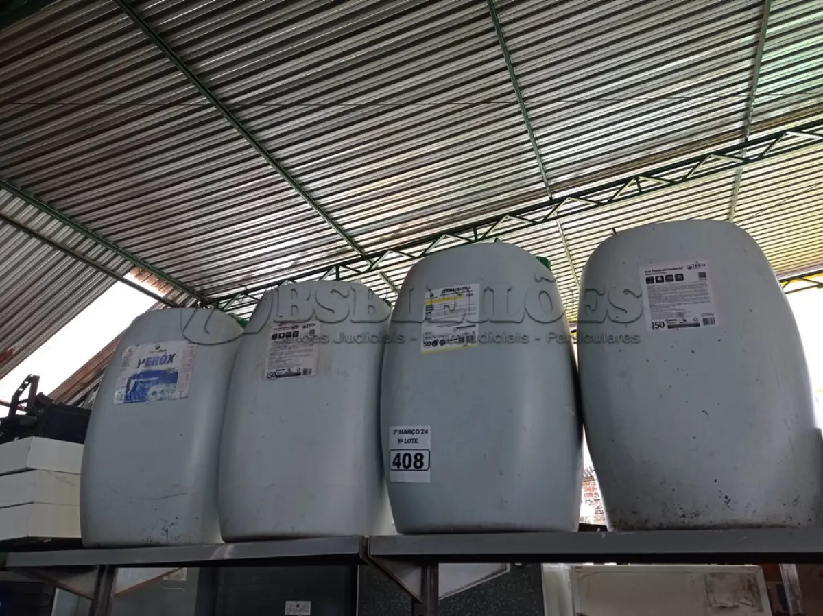 LOTE 408 - 05 BOMBONAS DE 50L. (NO ESTADO) ATENÇÃO! FAZER A VISITAÇÃO ANTES DE ARREMATAR, NÃO SABEMOS SE FUNCIONA. LEILÃO NÃO TEM GARANTIA E NEM DEVOLUÇÃO, SUJEITO A POSSÍVEIS AVARIAS VISÍVEIS/OCULTAS E/OU AUSÊNCIA DE COMPONENTES.