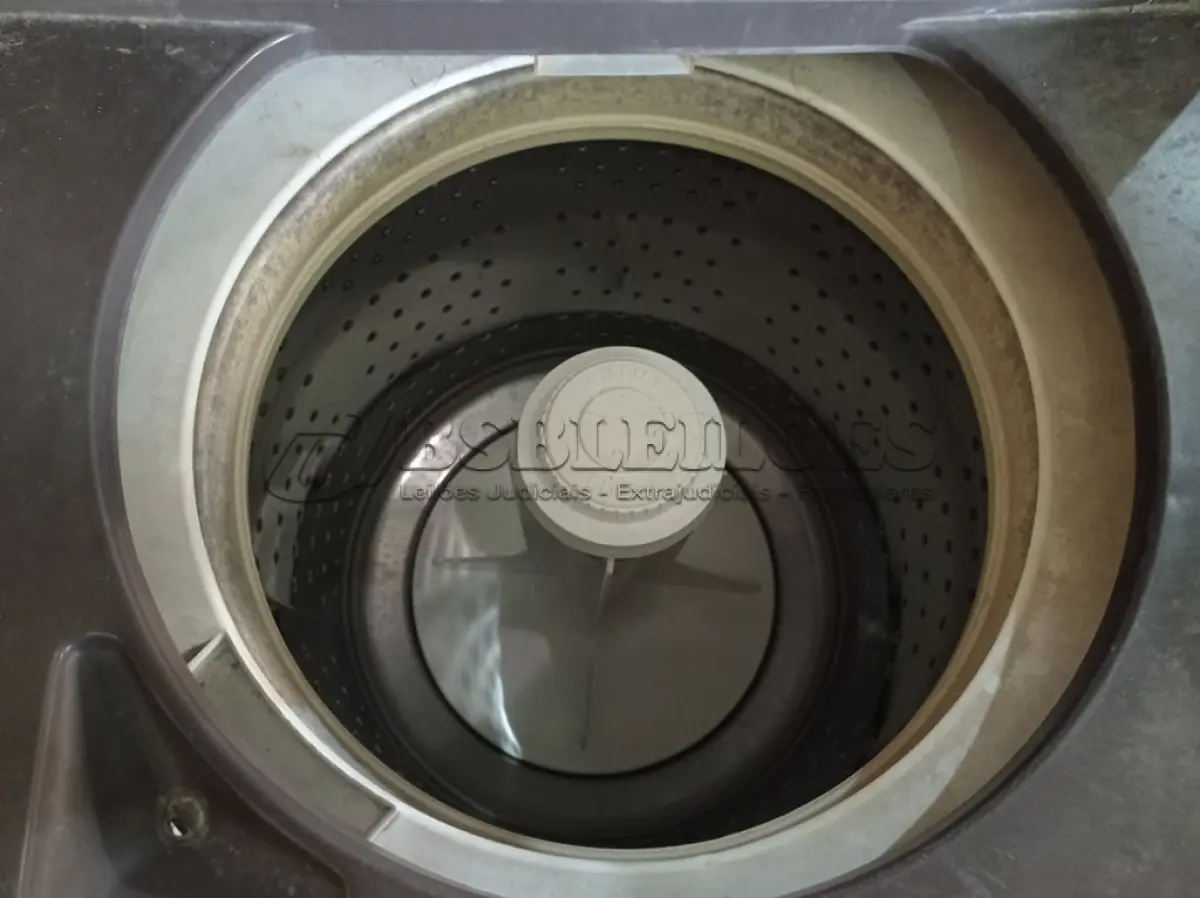 LOTE 368 - 01 MÁQUINA DE LAVAR ROUPAS MARCA BRASTEMP 220V. (NO ESTADO) ATENÇÃO! FAZER A VISITAÇÃO ANTES DE ARREMATAR, NÃO SABEMOS SE FUNCIONA. LEILÃO NÃO TEM GARANTIA E NEM DEVOLUÇÃO, SUJEITO A POSSÍVEIS AVARIAS VISÍVEIS/OCULTAS E/OU AUSÊNCIA DE COMPONENTES.