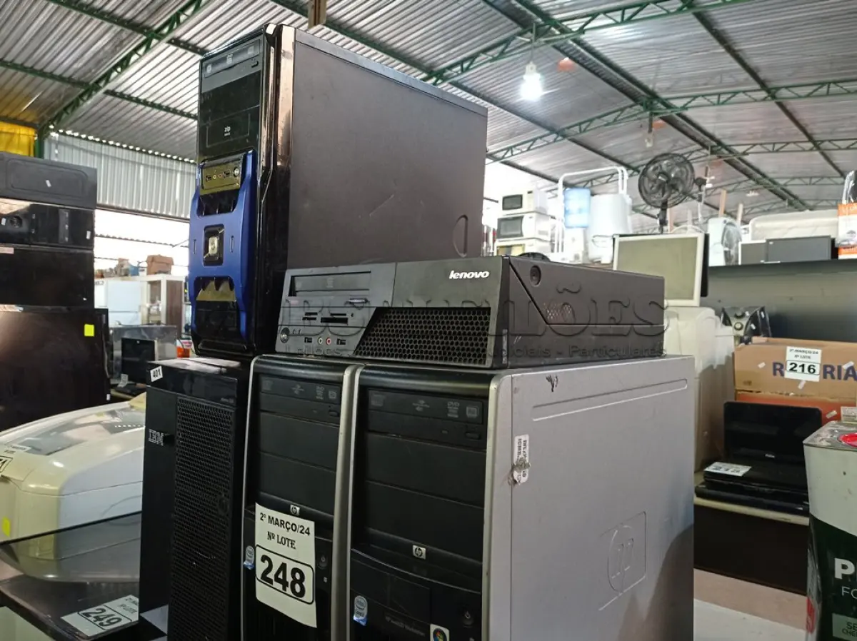LOTE 248 - 01 SERVIDOR E 04 CPU’S MARCAS E MODELOS DIVERSOS. (NO ESTADO) ATENÇÃO! FAZER A VISITAÇÃO ANTES DE ARREMATAR, NÃO SABEMOS SE FUNCIONA. LEILÃO NÃO TEM GARANTIA E NEM DEVOLUÇÃO, SUJEITO A POSSÍVEIS AVARIAS VISÍVEIS/OCULTAS E/OU AUSÊNCIA DE COMPONENTES.