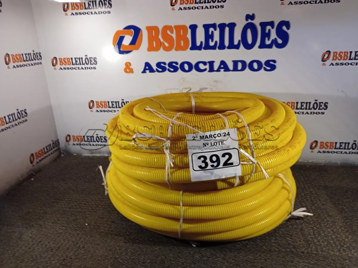 LOTE 392 - 02 ROLOS DE MANGUEIRA CORRUGADA. (NO ESTADO) ATENÇÃO! FAZER A VISITAÇÃO ANTES DE ARREMATAR, NÃO SABEMOS SE FUNCIONA. LEILÃO NÃO TEM GARANTIA E NEM DEVOLUÇÃO, SUJEITO A POSSÍVEIS AVARIAS VISÍVEIS/OCULTAS E/OU AUSÊNCIA DE COMPONENTES.