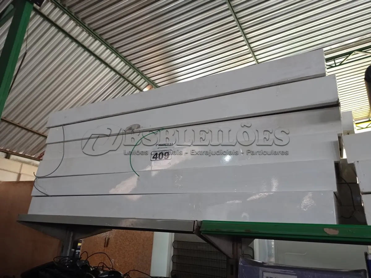 LOTE 409 - 01 LOTE COM VÁRIAS LUMINÁRIAS MARCAS E MODELOS DIVERSOS. (NO ESTADO) ATENÇÃO! FAZER A VISITAÇÃO ANTES DE ARREMATAR, NÃO SABEMOS SE FUNCIONA. LEILÃO NÃO TEM GARANTIA E NEM DEVOLUÇÃO, SUJEITO A POSSÍVEIS AVARIAS VISÍVEIS/OCULTAS E/OU AUSÊNCIA DE COMPONENTES.