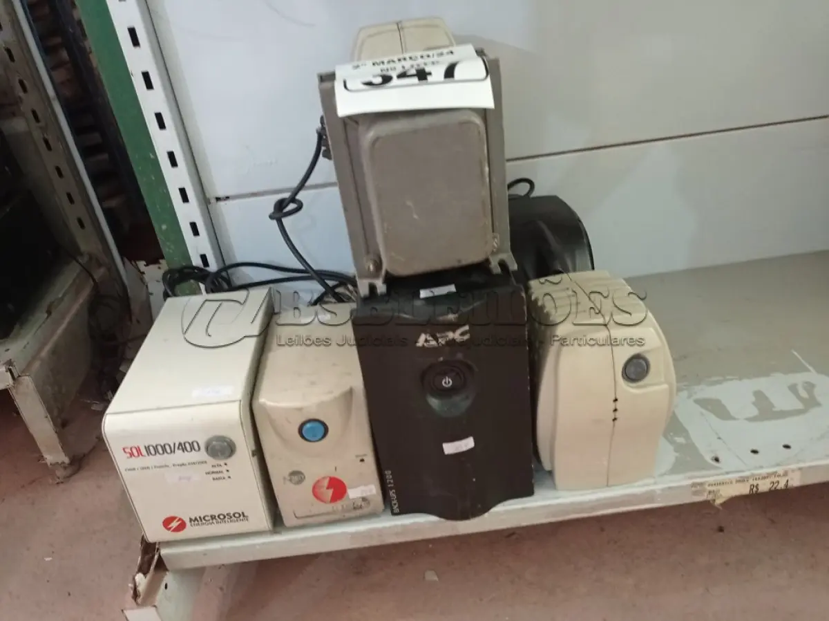 LOTE 347 - 01 NOBREAK, 01 AUTOTRANSFORMADOR E 05 ESTABILIZADORES MARCAS E MODELOS DIVERSOS. (NO ESTADO) ATENÇÃO! FAZER A VISITAÇÃO ANTES DE ARREMATAR, NÃO SABEMOS SE FUNCIONA. LEILÃO NÃO TEM GARANTIA E NEM DEVOLUÇÃO, SUJEITO A POSSÍVEIS AVARIAS VISÍVEIS/OCULTAS E/OU AUSÊNCIA DE COMPONENTES.