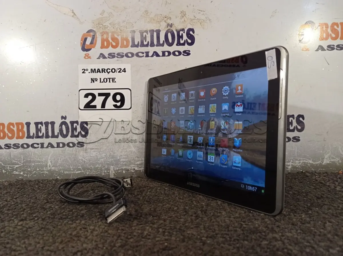 LOTE 279 - 01 TABLET SAMSUNG TAB2 TELA 10.1” COM CABO. (NO ESTADO) ATENÇÃO! FAZER A VISITAÇÃO ANTES DE ARREMATAR, NÃO SABEMOS SE FUNCIONA. LEILÃO NÃO TEM GARANTIA E NEM DEVOLUÇÃO, SUJEITO A POSSÍVEIS AVARIAS VISÍVEIS/OCULTAS E/OU AUSÊNCIA DE COMPONENTES.