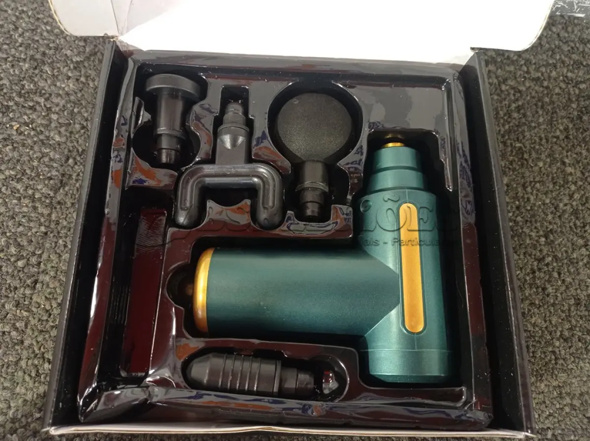 LOTE 004 - 01 MASSAGEADOR. (NO ESTADO) ATENÇÃO! FAZER A VISITAÇÃO ANTES DE ARREMATAR, NÃO SABEMOS SE FUNCIONA. LEILÃO NÃO TEM GARANTIA E NEM DEVOLUÇÃO, SUJEITO A POSSÍVEIS AVARIAS VISÍVEIS/OCULTAS E/OU AUSÊNCIA DE COMPONENTES.