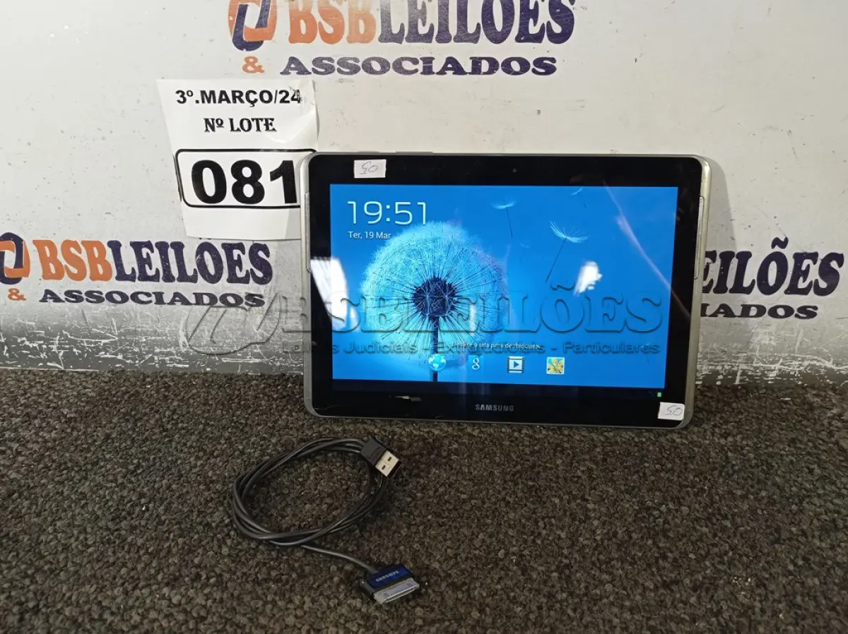 LOTE 081 - 01 TABLET SAMSUNG TAB2 TELA 10” COM CABO. (NO ESTADO) ATENÇÃO! FAZER A VISITAÇÃO ANTES DE ARREMATAR, NÃO SABEMOS SE FUNCIONA. LEILÃO NÃO TEM GARANTIA E NEM DEVOLUÇÃO, SUJEITO A POSSÍVEIS AVARIAS VISÍVEIS/OCULTAS E/OU AUSÊNCIA DE COMPONENTES.