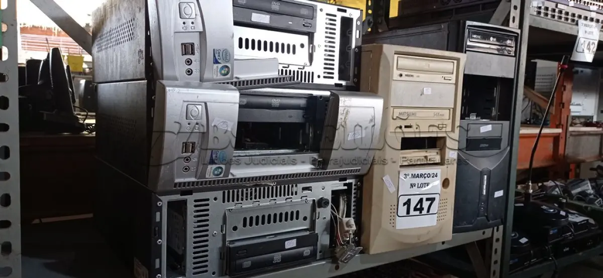 LOTE 147 - 05 CPU’S MARCAS E MODELOS DIVERSOS PARA RETIRADA DE PEÇAS. (NO ESTADO) ATENÇÃO! FAZER A VISITAÇÃO ANTES DE ARREMATAR, NÃO SABEMOS SE FUNCIONA. LEILÃO NÃO TEM GARANTIA E NEM DEVOLUÇÃO, SUJEITO A POSSÍVEIS AVARIAS VISÍVEIS/OCULTAS E/OU AUSÊNCIA DE COMPONENTES.