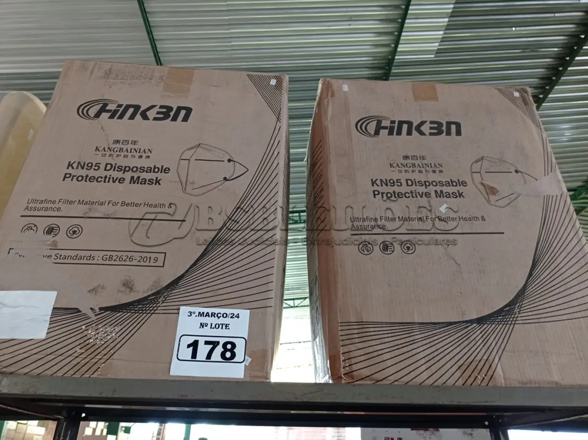 LOTE 178 - 01 LOTE COM GRANDE QUANTIDADE DE MASCARAS DE PROTEÇÃO. (NO ESTADO) ATENÇÃO! FAZER A VISITAÇÃO ANTES DE ARREMATAR, NÃO SABEMOS SE FUNCIONA. LEILÃO NÃO TEM GARANTIA E NEM DEVOLUÇÃO, SUJEITO A POSSÍVEIS AVARIAS VISÍVEIS/OCULTAS E/OU AUSÊNCIA DE COMPONENTES.