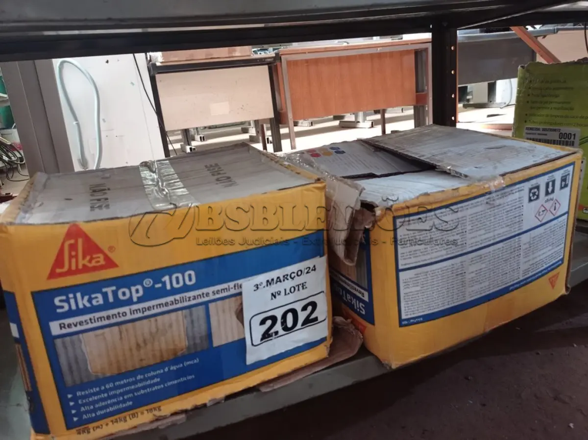 LOTE 202 - 02 CAIXAS DE SIKA TOP-100, REVESTIMENTO IMPERMEABILIZANTE SEMI-FLEXIVEL 18KG. (NO ESTADO) ATENÇÃO! FAZER A VISITAÇÃO ANTES DE ARREMATAR, NÃO SABEMOS SE FUNCIONA. LEILÃO NÃO TEM GARANTIA E NEM DEVOLUÇÃO, SUJEITO A POSSÍVEIS AVARIAS VISÍVEIS/OCULTAS E/OU AUSÊNCIA DE COMPONENTES.