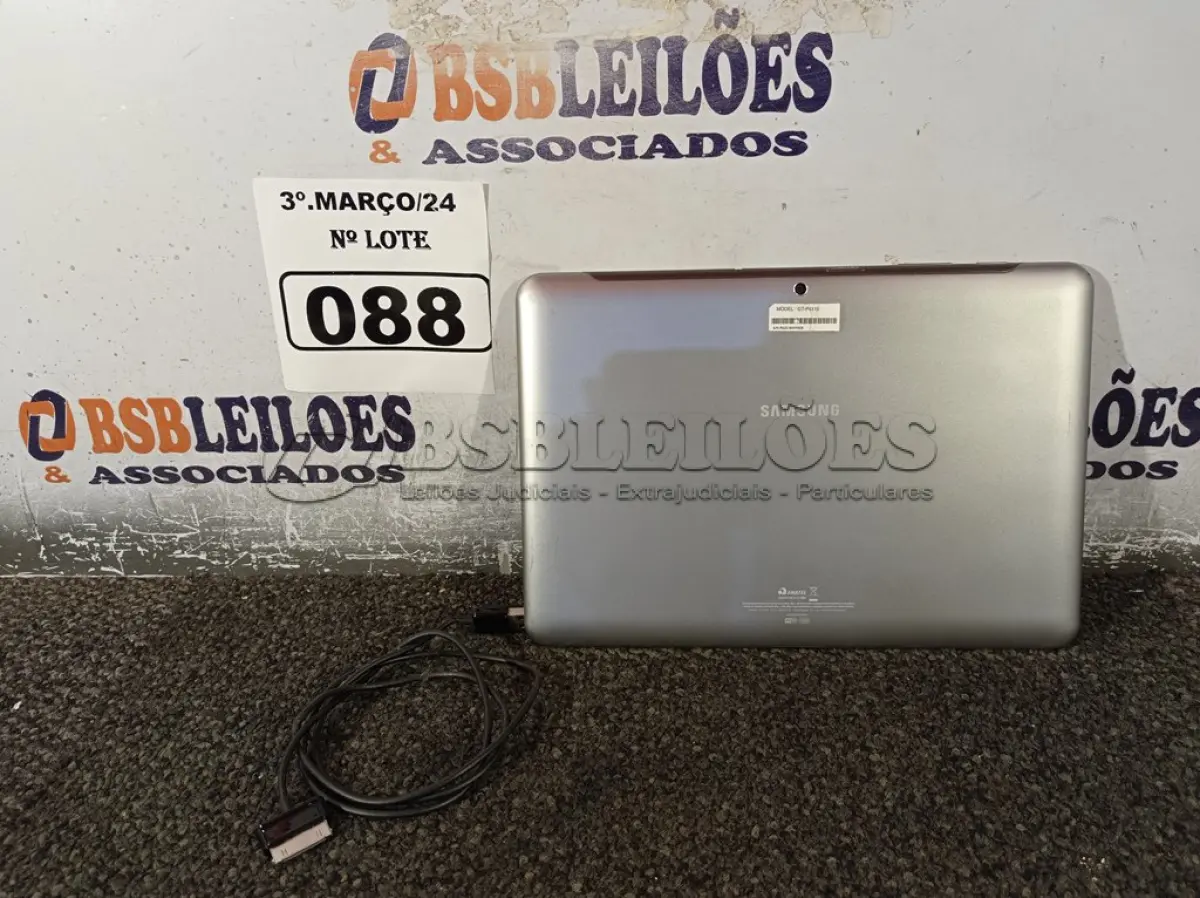 LOTE 088 - 01 TABLET SAMSUNG TAB2 TELA 10” COM CABO. (NO ESTADO) ATENÇÃO! FAZER A VISITAÇÃO ANTES DE ARREMATAR, NÃO SABEMOS SE FUNCIONA. LEILÃO NÃO TEM GARANTIA E NEM DEVOLUÇÃO, SUJEITO A POSSÍVEIS AVARIAS VISÍVEIS/OCULTAS E/OU AUSÊNCIA DE COMPONENTES.