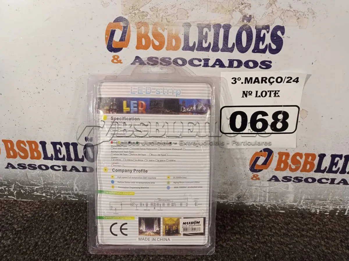 LOTE 068 - 01 JOGO DE FITA LED COM CONTROLE REMOTO. (NO ESTADO) ATENÇÃO! FAZER A VISITAÇÃO ANTES DE ARREMATAR, NÃO SABEMOS SE FUNCIONA. LEILÃO NÃO TEM GARANTIA E NEM DEVOLUÇÃO, SUJEITO A POSSÍVEIS AVARIAS VISÍVEIS/OCULTAS E/OU AUSÊNCIA DE COMPONENTES.