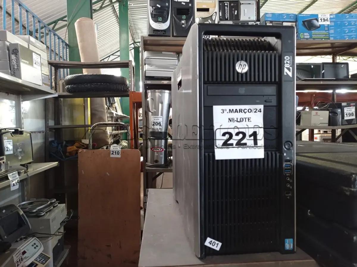 LOTE 221 - 01 SERVIDOR MARCA HP. (NO ESTADO) ATENÇÃO! FAZER A VISITAÇÃO ANTES DE ARREMATAR, NÃO SABEMOS SE FUNCIONA. LEILÃO NÃO TEM GARANTIA E NEM DEVOLUÇÃO, SUJEITO A POSSÍVEIS AVARIAS VISÍVEIS/OCULTAS E/OU AUSÊNCIA DE COMPONENTES.
