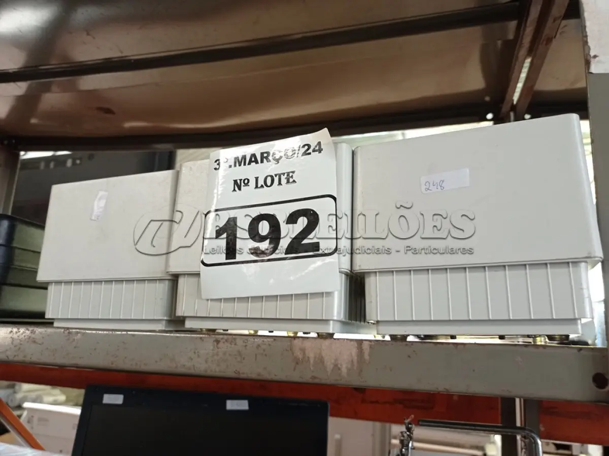 LOTE 192 - 03 IMPRESSORAS DE CUPOM. (NO ESTADO) ATENÇÃO! FAZER A VISITAÇÃO ANTES DE ARREMATAR, NÃO SABEMOS SE FUNCIONA. LEILÃO NÃO TEM GARANTIA E NEM DEVOLUÇÃO, SUJEITO A POSSÍVEIS AVARIAS VISÍVEIS/OCULTAS E/OU AUSÊNCIA DE COMPONENTES.