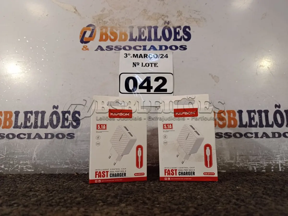 LOTE 042 - 02 CARREGADORES USB TIPO “C”. (NO ESTADO) ATENÇÃO! FAZER A VISITAÇÃO ANTES DE ARREMATAR, NÃO SABEMOS SE FUNCIONA. LEILÃO NÃO TEM GARANTIA E NEM DEVOLUÇÃO, SUJEITO A POSSÍVEIS AVARIAS VISÍVEIS/OCULTAS E/OU AUSÊNCIA DE COMPONENTES.