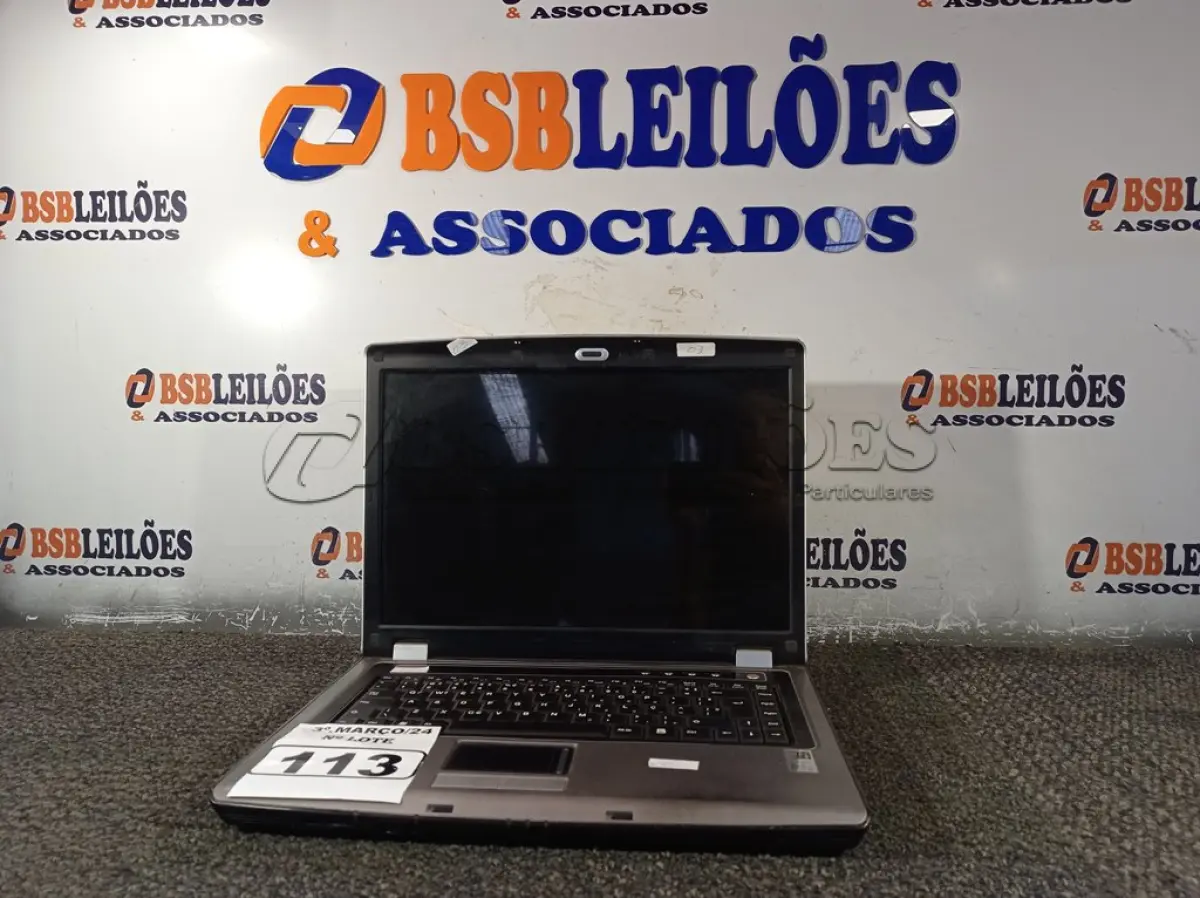 LOTE 113 - 01 NOTEBOOK MARCA VECTOR. (NO ESTADO) ATENÇÃO! FAZER A VISITAÇÃO ANTES DE ARREMATAR, NÃO SABEMOS SE FUNCIONA. LEILÃO NÃO TEM GARANTIA E NEM DEVOLUÇÃO, SUJEITO A POSSÍVEIS AVARIAS VISÍVEIS/OCULTAS E/OU AUSÊNCIA DE COMPONENTES.