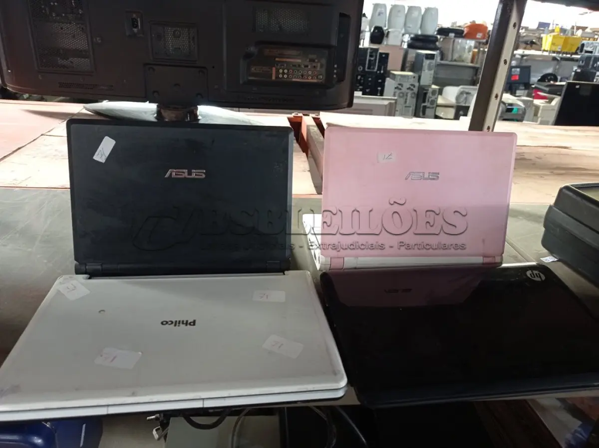 LOTE 195 - 02 NETBOOK’S MARCAS E MODELOS DIVERSOS PARA RETIRADA DE PEÇAS. (NO ESTADO) ATENÇÃO! FAZER A VISITAÇÃO ANTES DE ARREMATAR, NÃO SABEMOS SE FUNCIONA. LEILÃO NÃO TEM GARANTIA E NEM DEVOLUÇÃO, SUJEITO A POSSÍVEIS AVARIAS VISÍVEIS/OCULTAS E/OU AUSÊNCIA DE COMPONENTES.