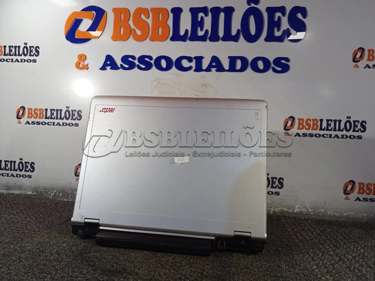 LOTE 106 - 01 NOTEBOOK MARCA VECTOR. (NO ESTADO) ATENÇÃO! FAZER A VISITAÇÃO ANTES DE ARREMATAR, NÃO SABEMOS SE FUNCIONA. LEILÃO NÃO TEM GARANTIA E NEM DEVOLUÇÃO, SUJEITO A POSSÍVEIS AVARIAS VISÍVEIS/OCULTAS E/OU AUSÊNCIA DE COMPONENTES.
